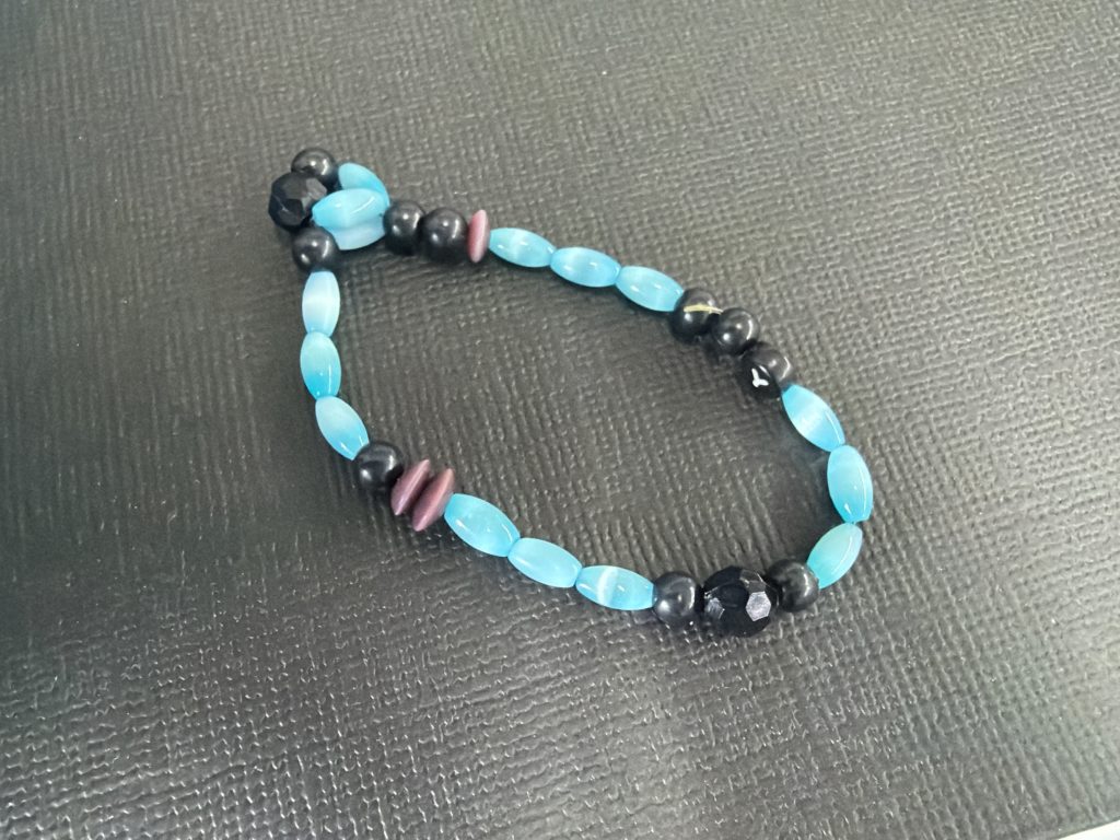 📿ビーズでブレスレット作り｜ものづくりで就職に必要な力を身につけようのイメージ画像